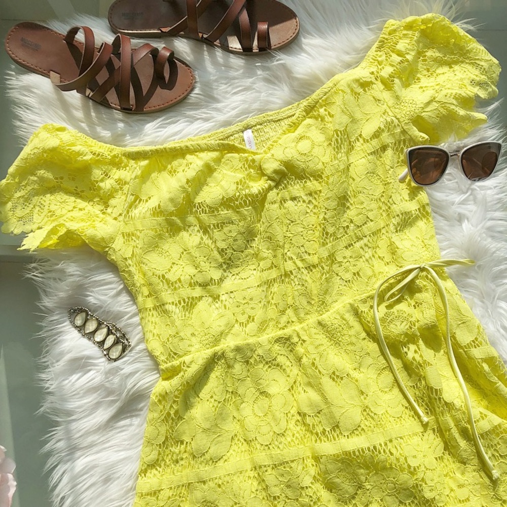 Plus Size Yellow off the shoulder dress